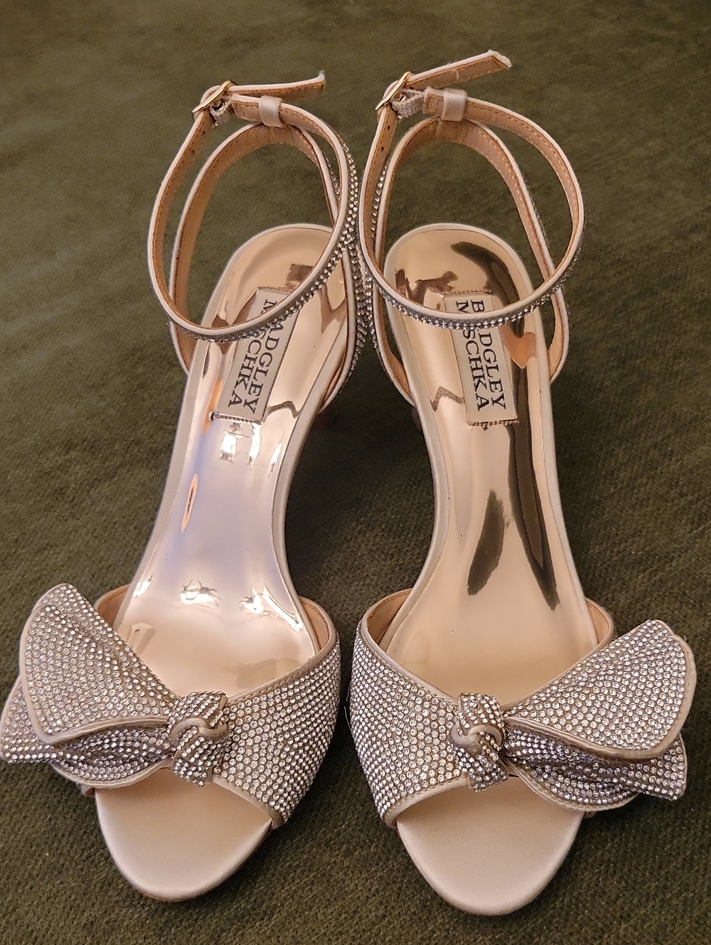 Badgley Mischka Effie Crystal Bow Ankle Strap Stiletto Heels Ivory White 5.5